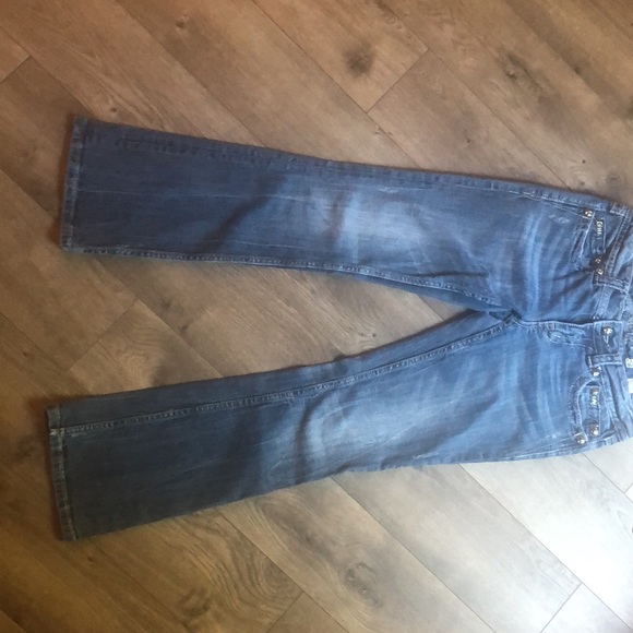 Miss Me Women’s Blue Bootcut Jeans. Like new! Size 28 inseam 31. Style JE4897B6R - Picture 3 of 4